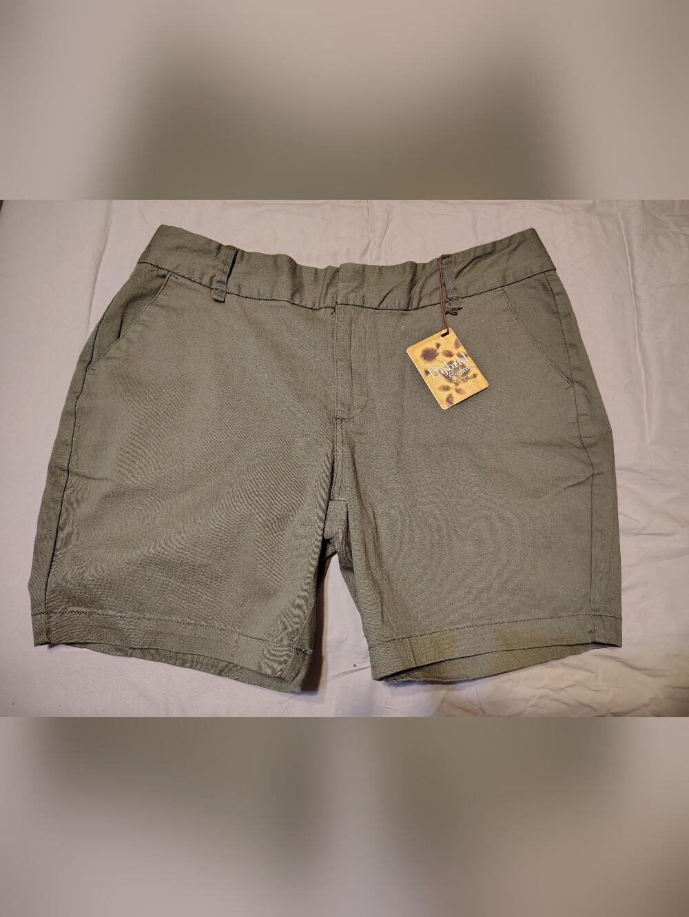 hybrid &Co kaki Green woman shorts,size 14